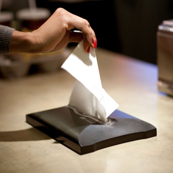 Dispenser plast Tork N4 sort 675